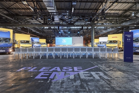 Siegelwerk I News I Daimler AG I FUSO eCanter Fleet Handover in Berlin Siegelwerk I News I Daimler AG I FUSO eCanter Fleet Handover in Berlin